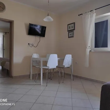 Apartment Dupin Primosten