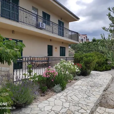 Dupin Apartment Primosten