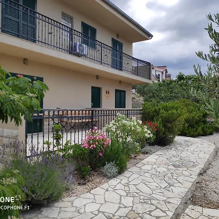 Apartment Dupin