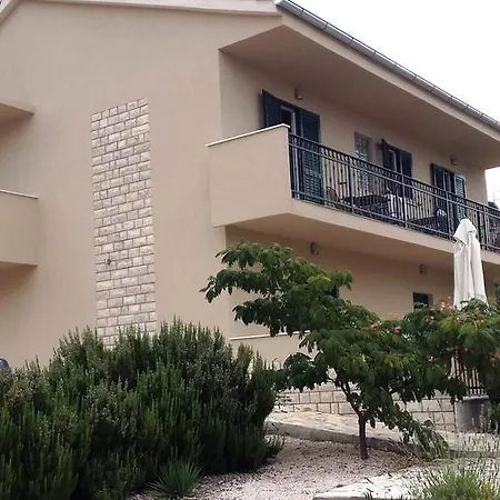 Apartment Dupin Primosten